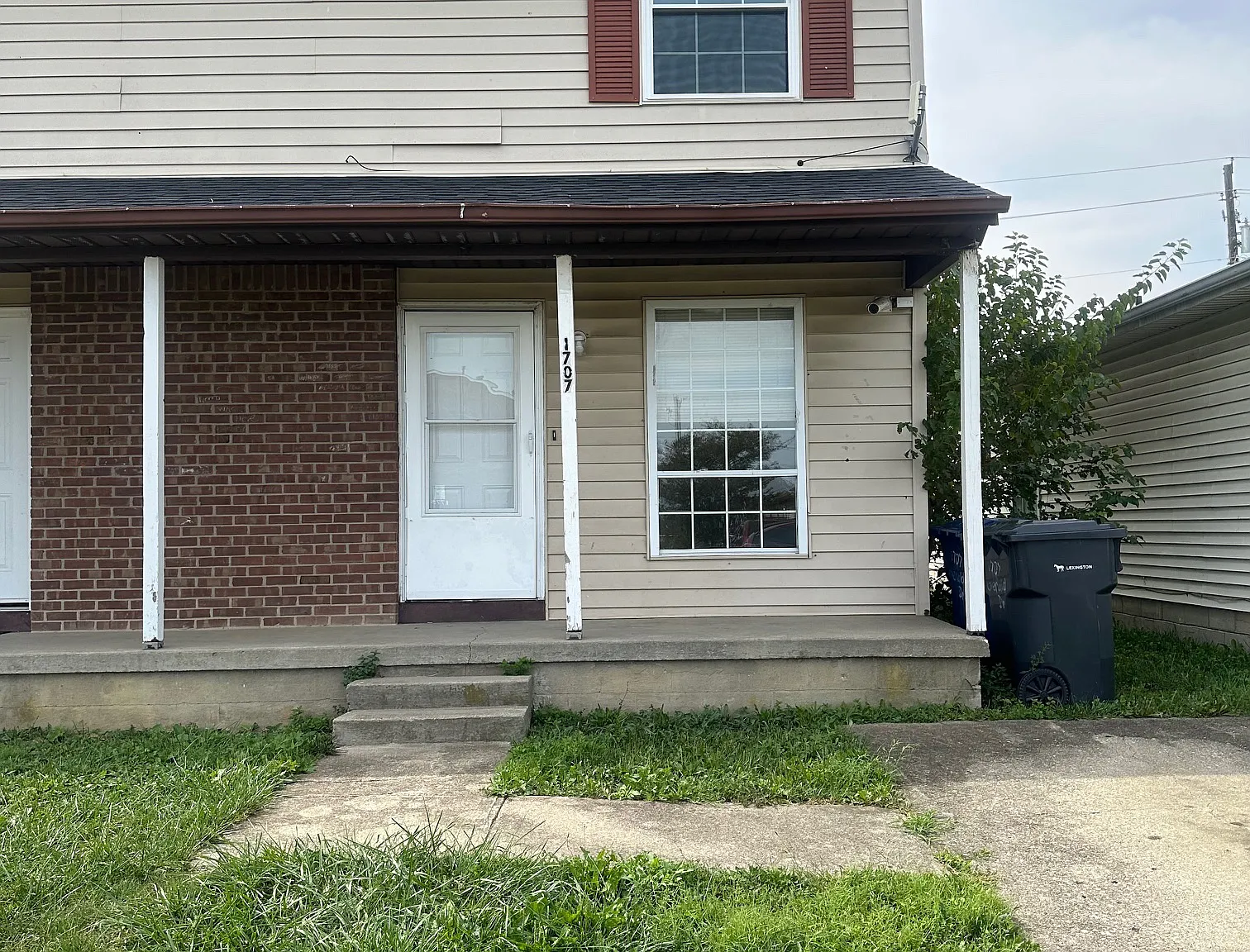 2 bed, 1.5 bath, 900 sqft, $1,050 — Photo 3