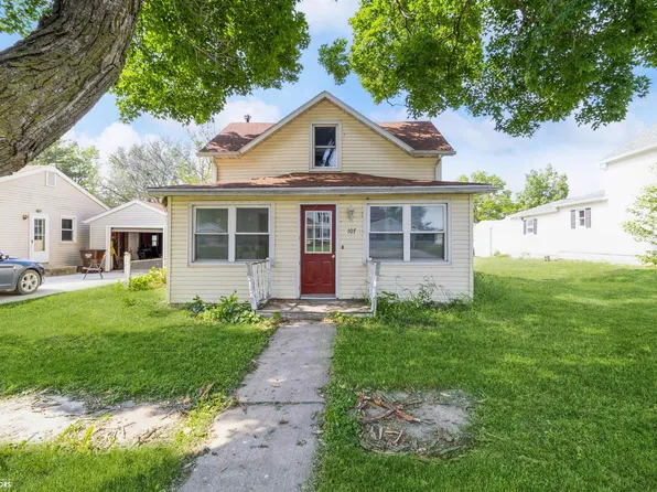 107 3rd St NE, State Center, IA 50247