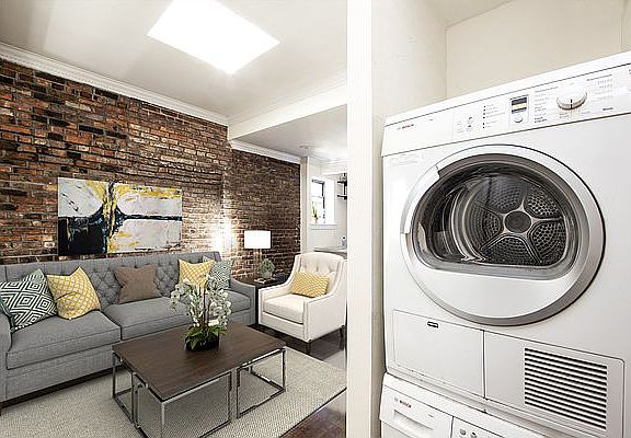2nd image of 8 Centre Market Pl APT 8