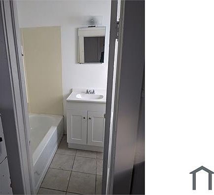 2nd image of 1311 W Jackson St