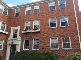 6613 10th St UNIT A2, Alexandria, VA 22307