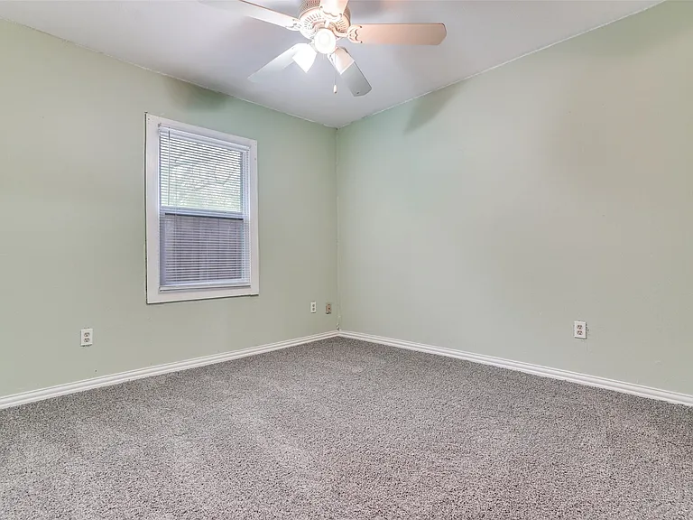 4022 Baker Ave — Photo 10