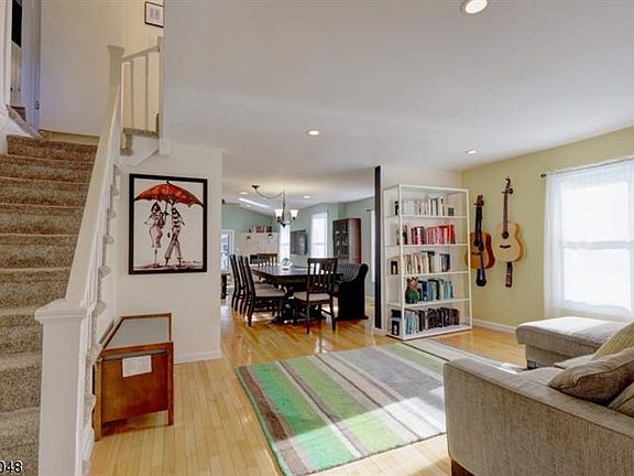 4th image of 38 Waldwick Ave