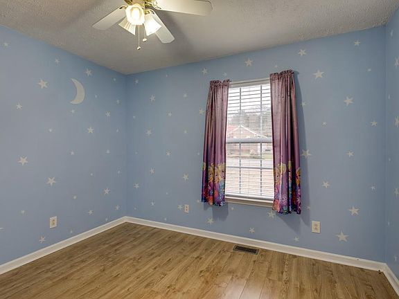 5th image of 705 Woodcraft Dr