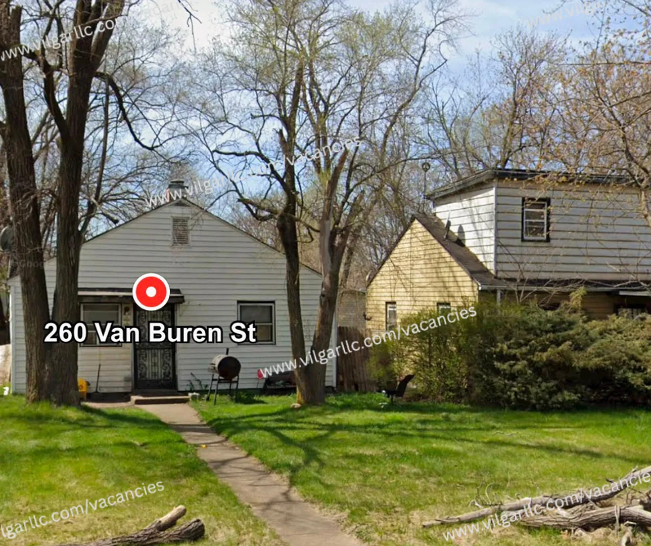 Very spacious 3 Bedroom and 1 Bathroom Home — Photo 3