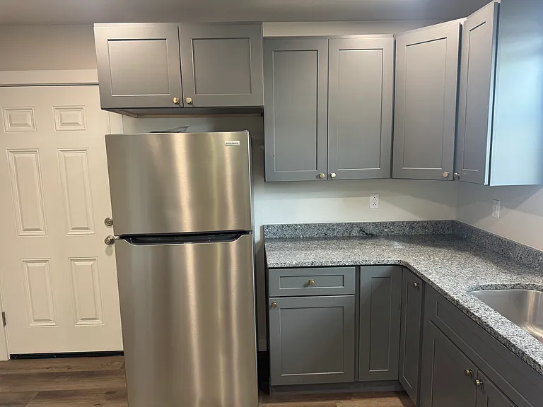 629 E Newport Ave #A — Photo 16
