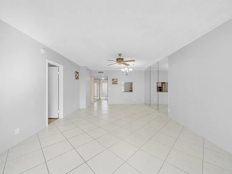 1035 Country Club Dr #407 — Photo 20