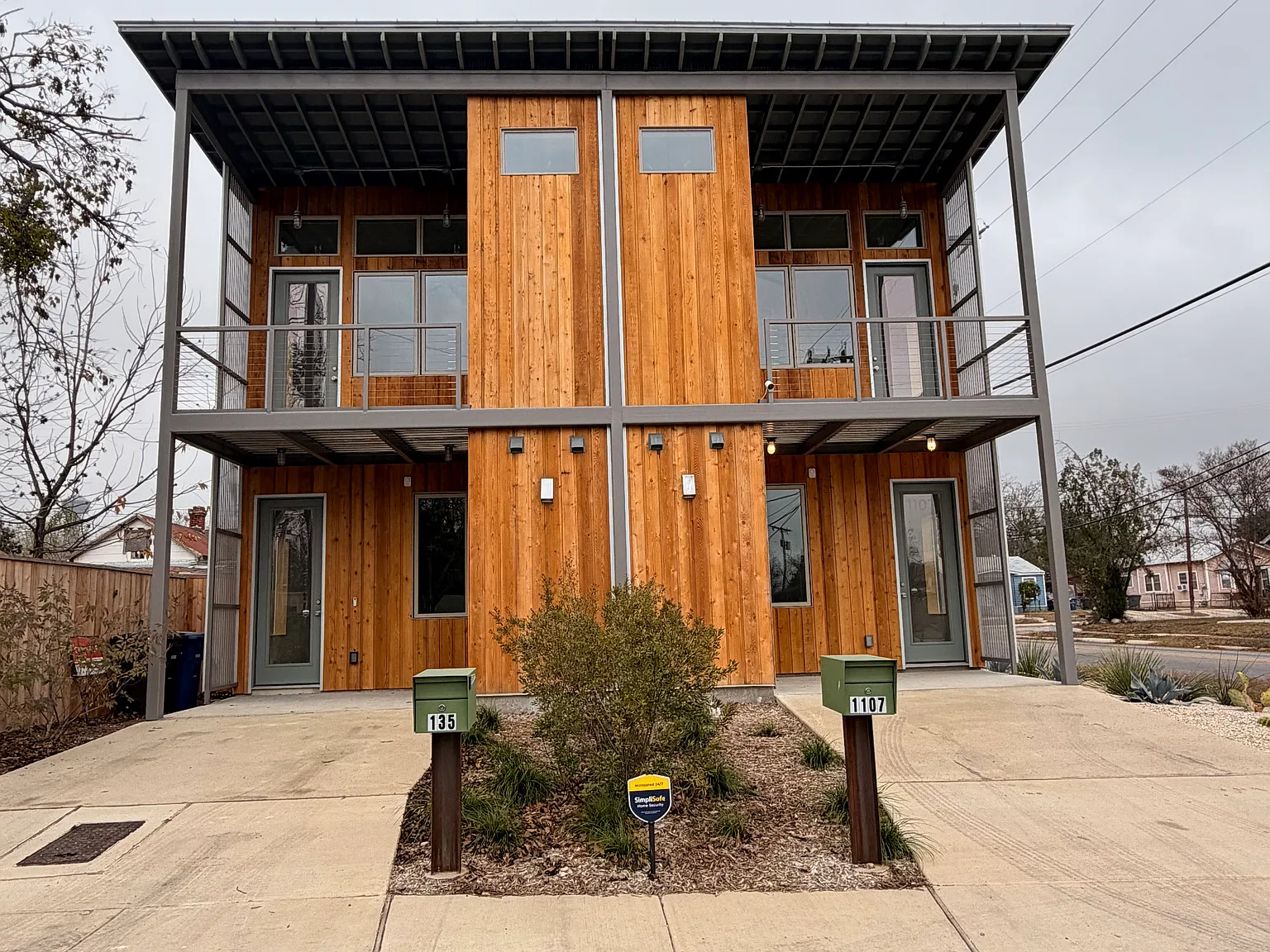 2 bed, 1.5 bath, 1100 sqft, $1,950 — Photo 1