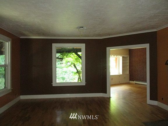 3rd image of 716 Key Peninsula Highway S