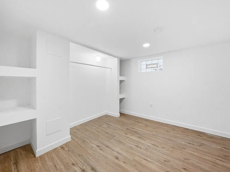 4605 S Laramie Ave — Photo 27