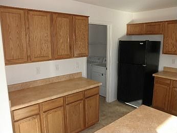 5th image of 817 W Sunset Dr