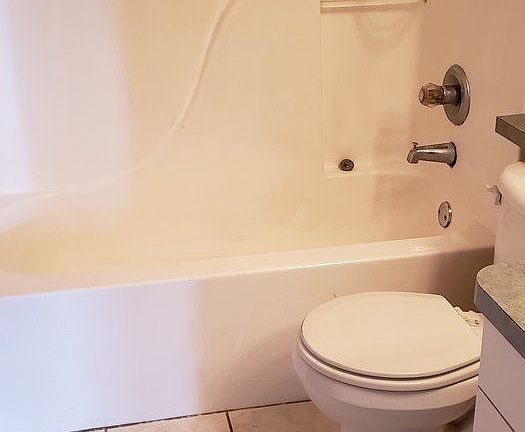 4th image of 608 Elnor St