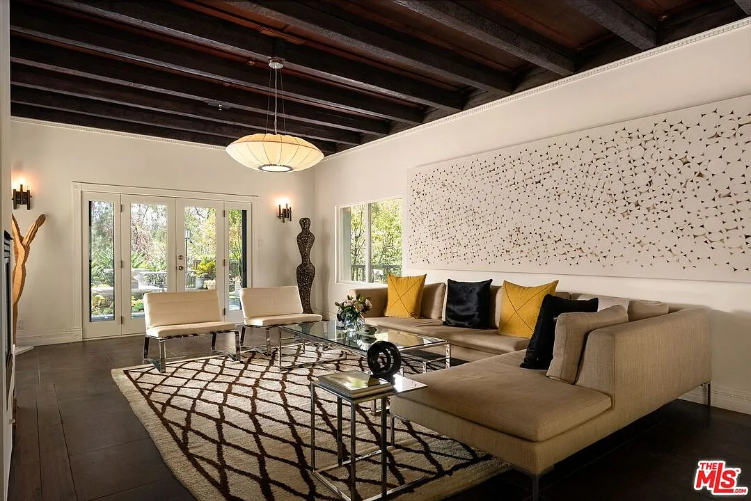 3 bed, 3.0 bath, 2746 sqft, $15,000 — Photo 3