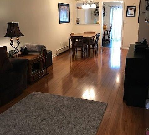4th image of 105 Buckingham Ct