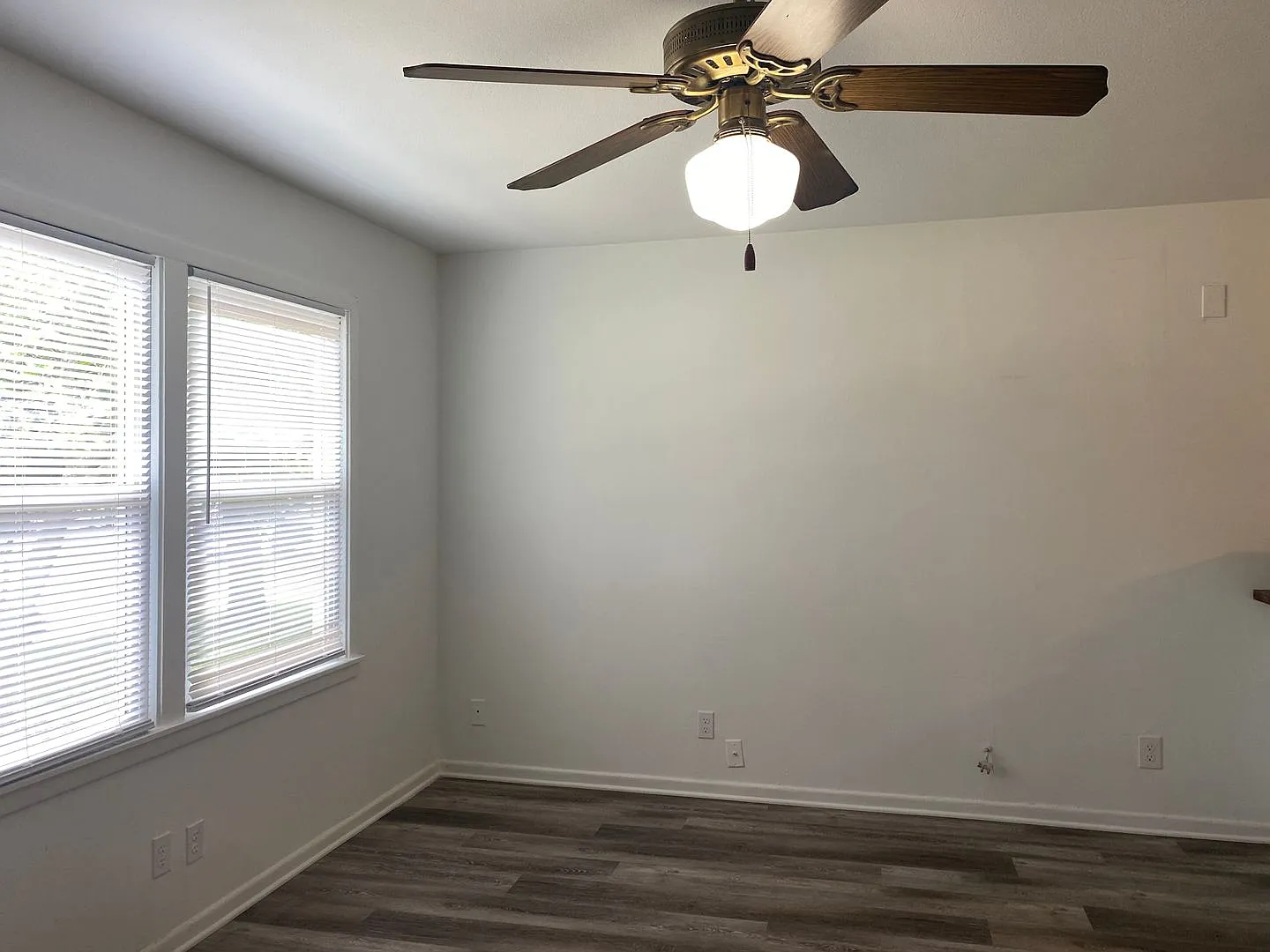 Centrally located Home in Hurst — Photo 2