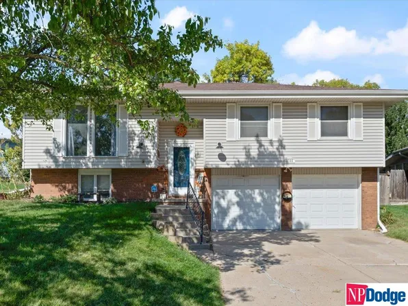 6722 S 75th Ave, Omaha, NE 68127