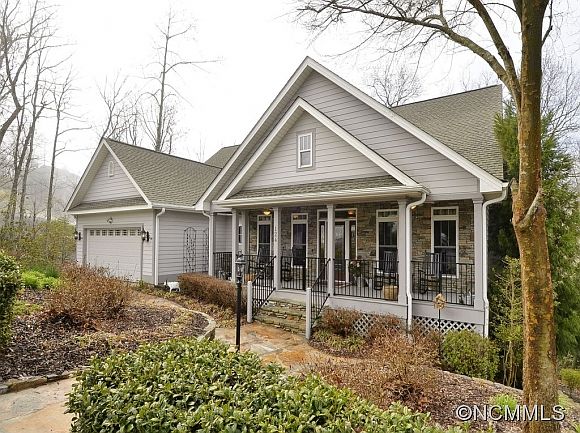 1st image of 124 Barnsdale Ln