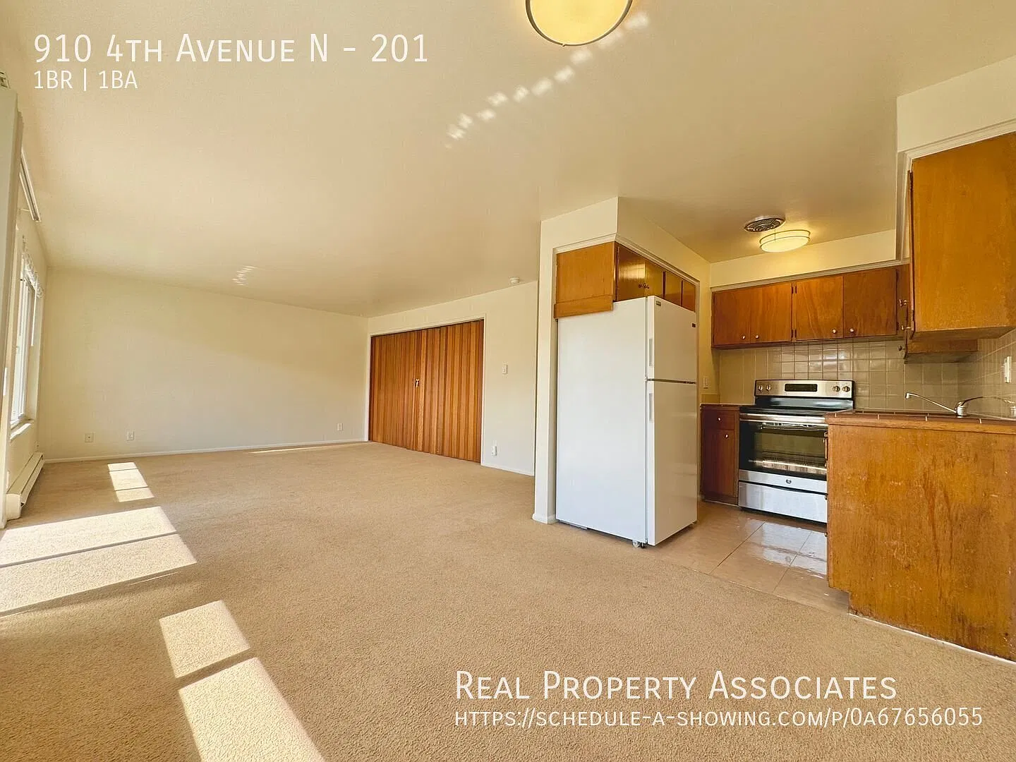 Spacious 1 Bed/ 1 Bath Apt Lower Queen Anne | Large Patio — Photo 3