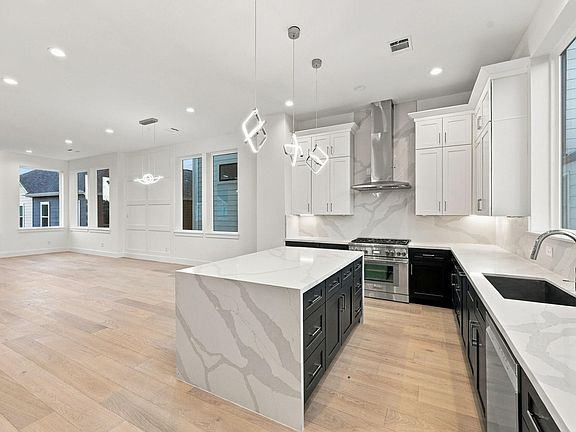 4th image of 1110 Peden St #A