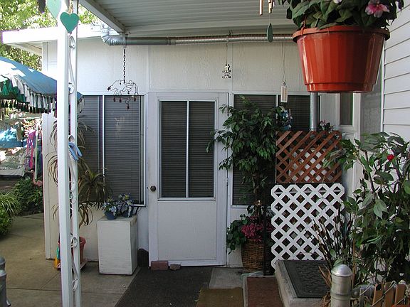 4th image of 1051 Bonita St