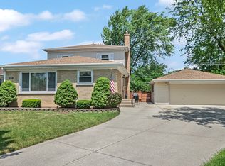 9329 Cameron Ln, Morton Grove, IL 60053