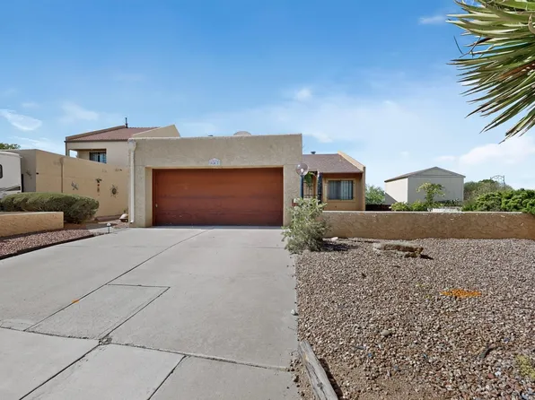 642 Lakeview Cir SE, Rio Rancho, NM 87124