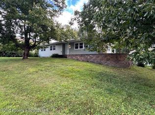 100 Carteret Dr #L-7, Clarks Summit, PA 18411