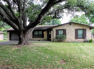 787 Merritt Dr, Lockhart, TX 78644