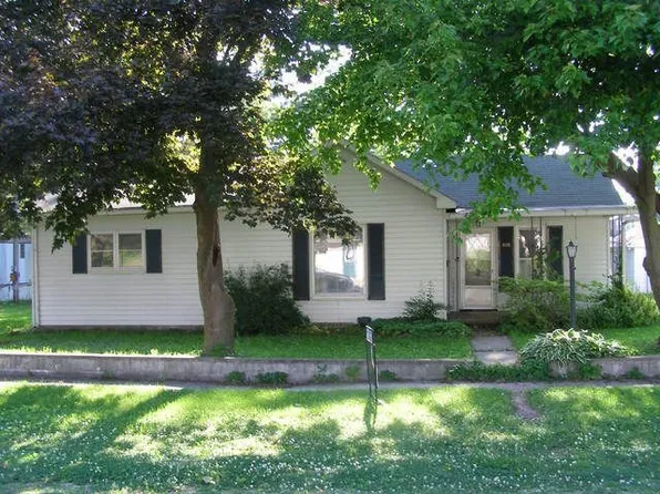 615 N 1st St, Monmouth, IL 61462