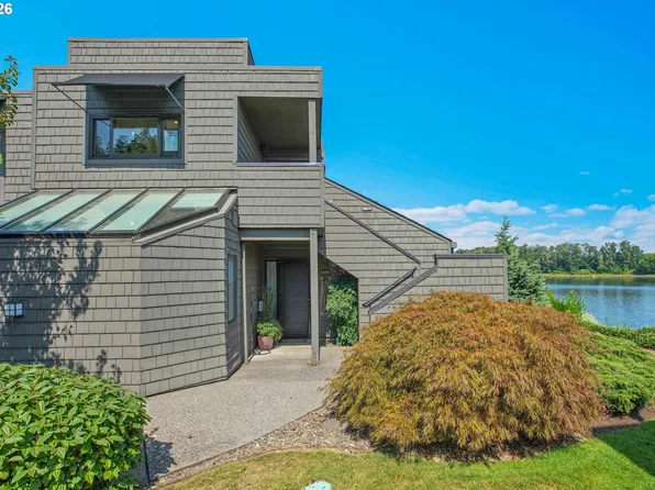 5672 S Riverpoint Ln, Portland, OR 97239