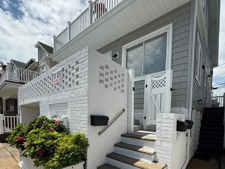 19 Minnesota Ave #1 — Photo 2