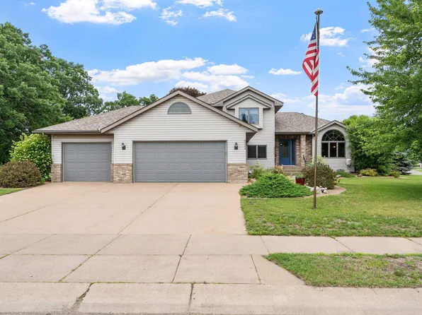 6224 Glacier Dr, North Branch, MN 55056