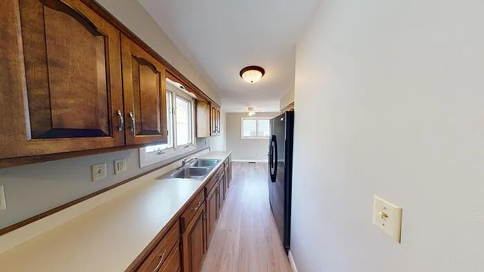 3 bed, 1.0 bath, $1,700 — Photo 4