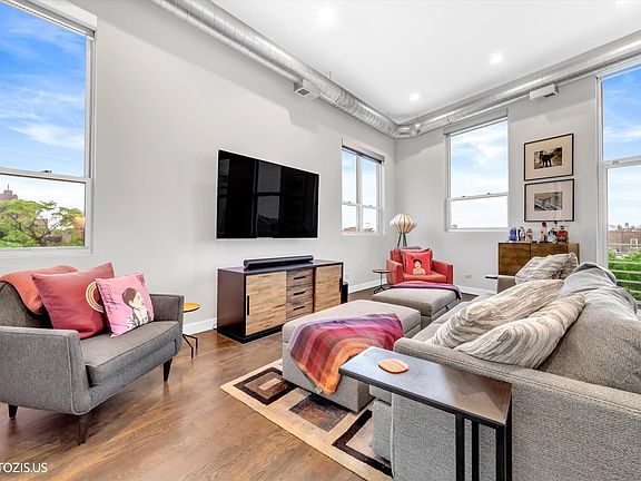 4th image of 2411 W Walton St APT 3E