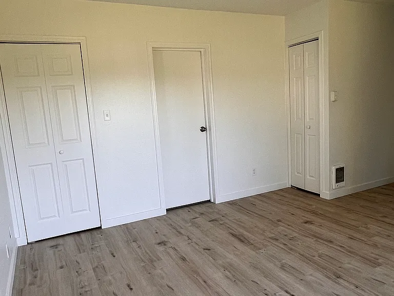 916 6th Ave SW #A — Photo 11