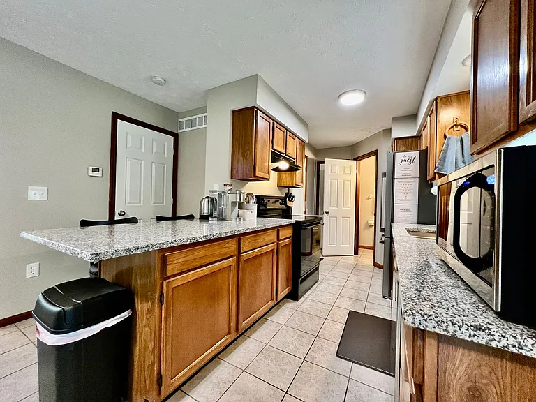 6429 Cincinnati Dayton Rd #B — Photo 6