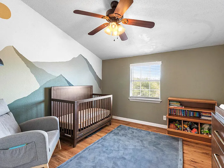 11004 Elm St — Photo 15
