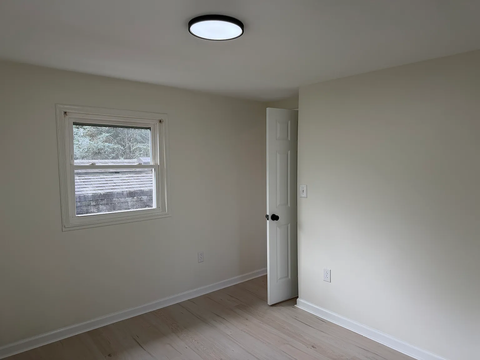 1 bed, 500 sqft, $1,200 — Photo 4
