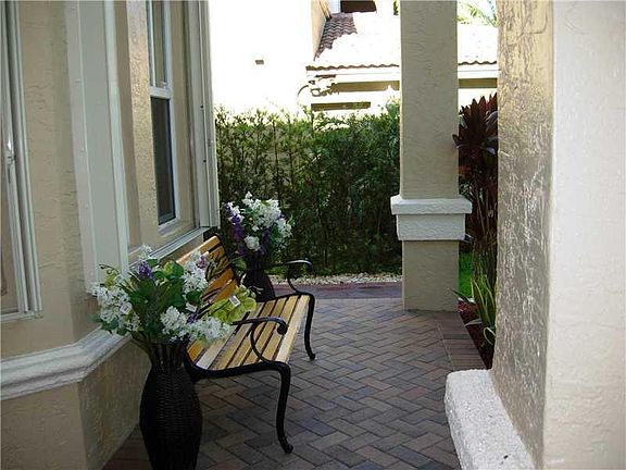 5th image of 16846 SW 51st St