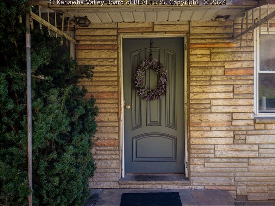8906 Sissonville Dr, Sissonville, WV 25320 Zillow