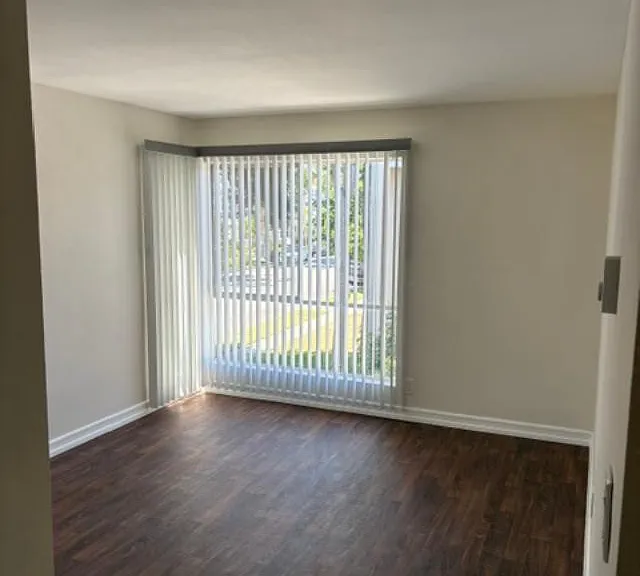 4-1170 Rutland Rd #4 — Photo 4