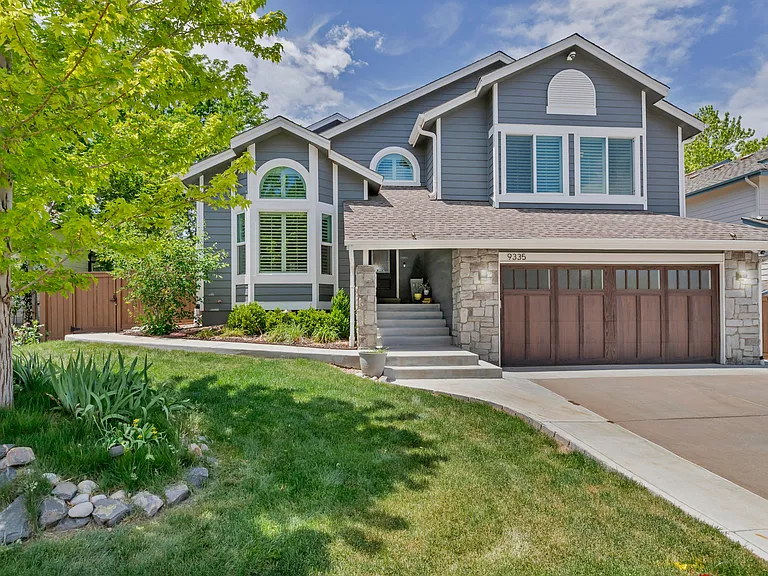 9335 Pepperwood Ln — Photo 3