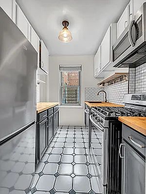 3rd image of 4445 Post Rd APT 8A