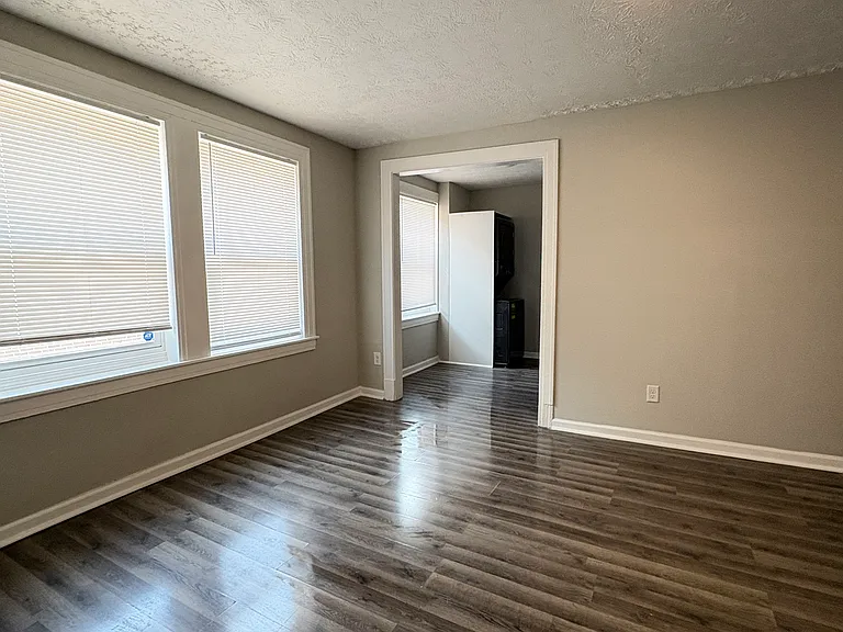 Meridian Living II — Photo 36
