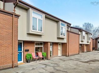 32 Garden Court Ter, Halifax, NS B3A 3S6
