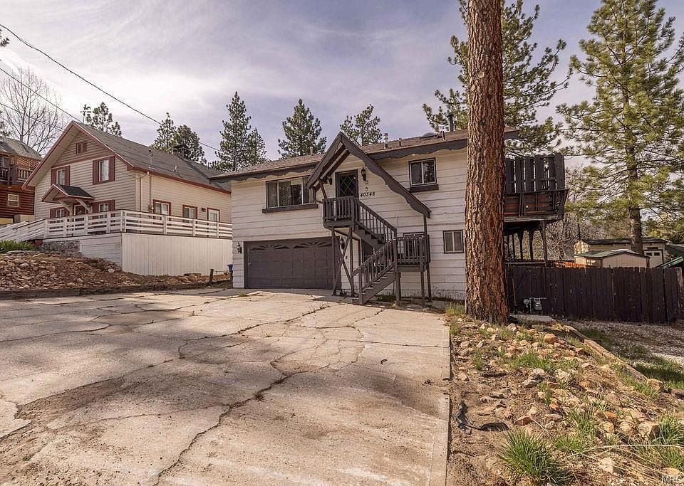1st image of 40348 Cliff Ln
