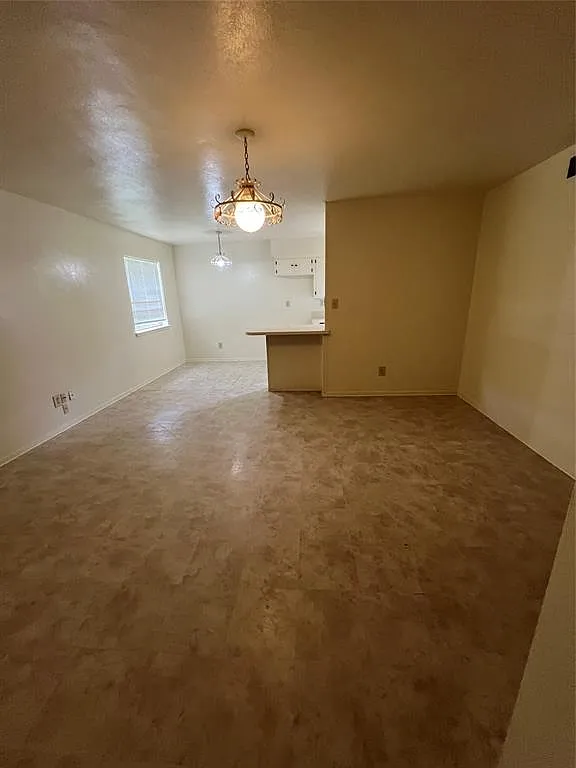3 bed, 2988 sqft, $1,300 — Photo 4