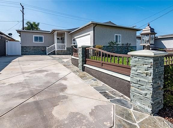 3rd image of 2634 Loftyview Dr