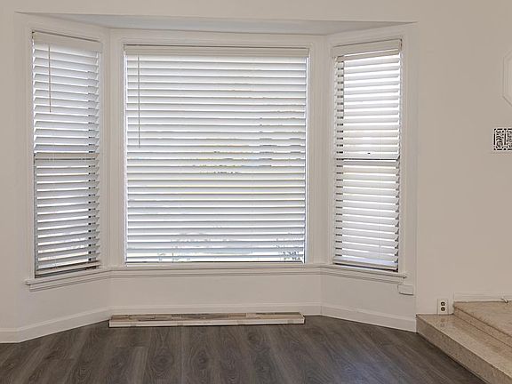 3rd image of 4436 W 58th Pl