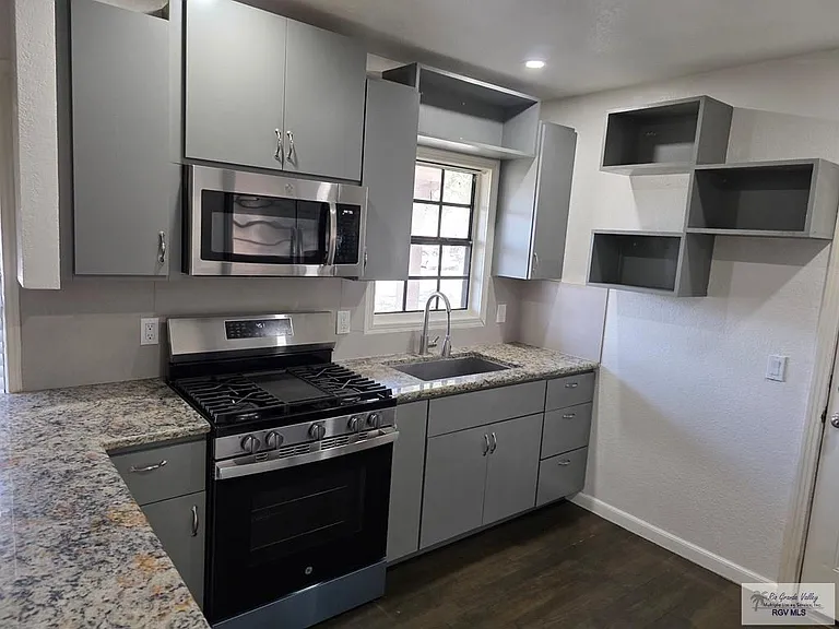 34 W Hawthorne Ave — Photo 5
